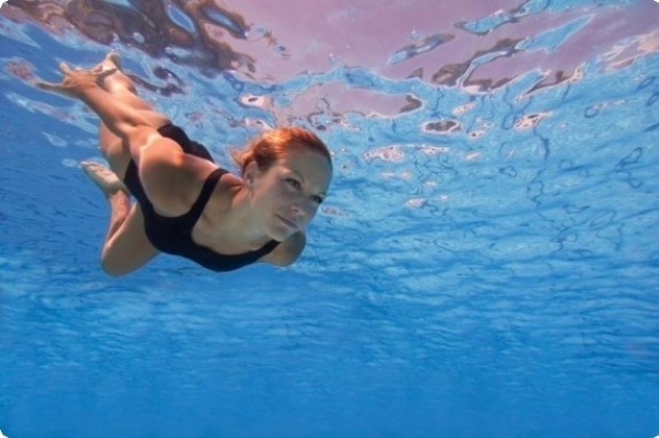 Κολύμβηση: Τα δέκα πλεονεκτήματα που προσφέρει η επαφή με το νερό